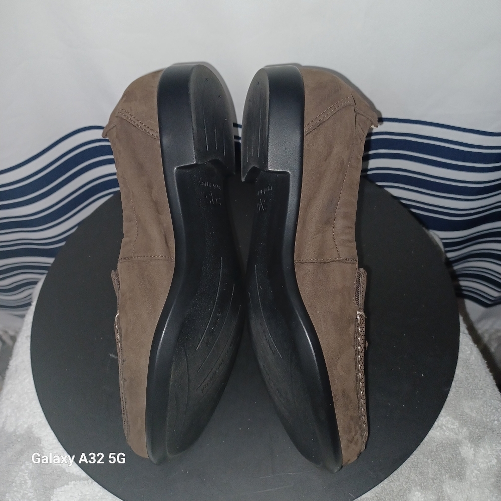SAS Women 7.5 hope Slip Loafer Brown Turf Suede Loafers Offer Are Wolcome - Picture 11 of 15